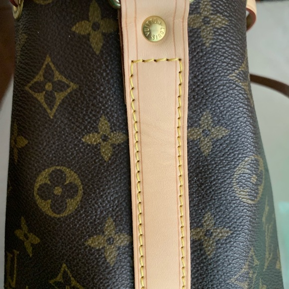 Louis Vuitton Monogram Noe Shoulder Bag - Picture 16 of 16